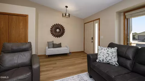 3100 Chisholm Trl, Bismarck, ND 58503 photo 4
