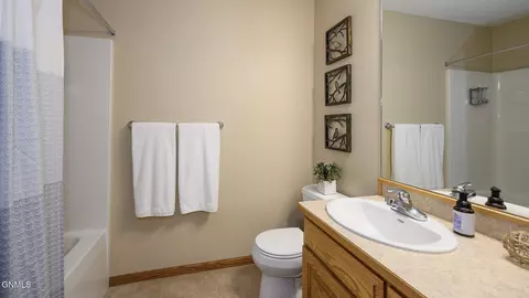 3100 Chisholm Trl, Bismarck, ND 58503 photo 26