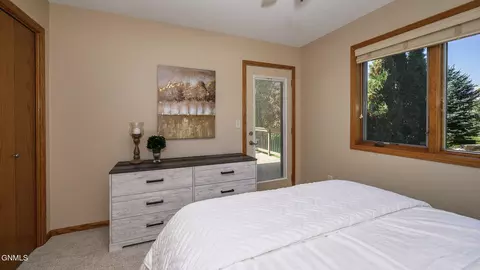 3100 Chisholm Trl, Bismarck, ND 58503 photo 19
