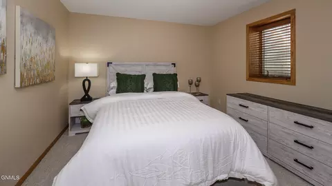 3100 Chisholm Trl, Bismarck, ND 58503 photo 38