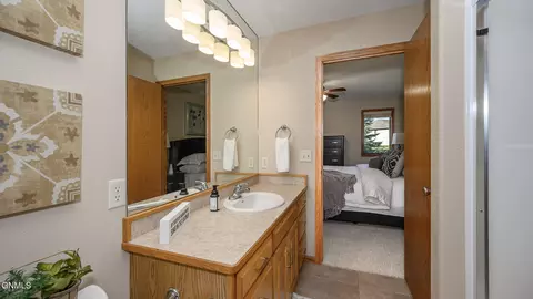 3100 Chisholm Trl, Bismarck, ND 58503 photo 24
