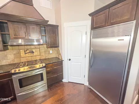 Kitchen - 2004 16th St E, Williston, ND 58801 photo 4 of 4