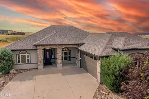 2004 16th St E, Williston, ND 58801