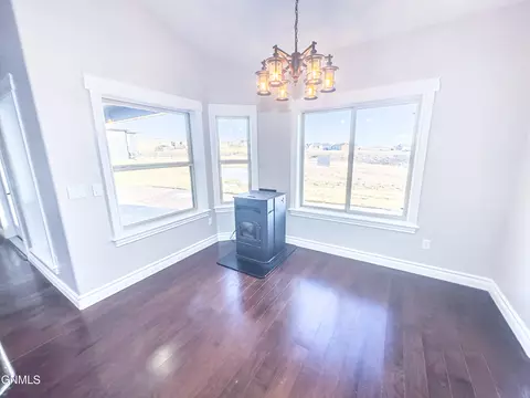 Dining - 2004 16th St E, Williston, ND 58801 photo 1 of 2