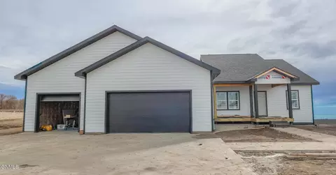 13362 Meadow Creek St, Williston, ND 58801