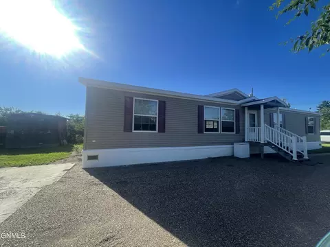 310 Central Ave, Plentywood, MT 59254