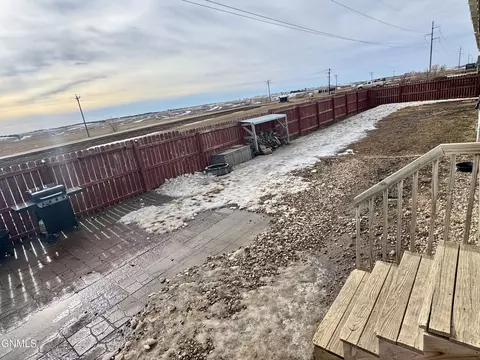 5605 Lukenbill Ave, Williston, ND 58801 photo 9