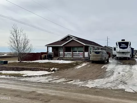 5605 Lukenbill Ave, Williston, ND 58801 photo 3