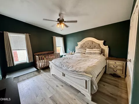 5605 Lukenbill Ave, Williston, ND 58801 photo 33