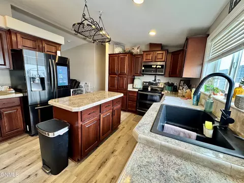 5605 Lukenbill Ave, Williston, ND 58801 photo 17