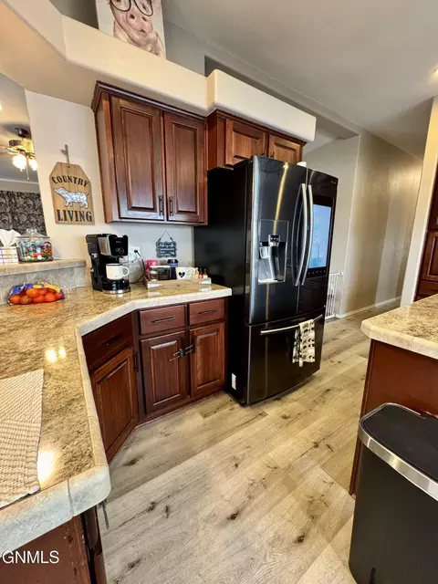 5605 Lukenbill Ave, Williston, ND 58801 photo 18