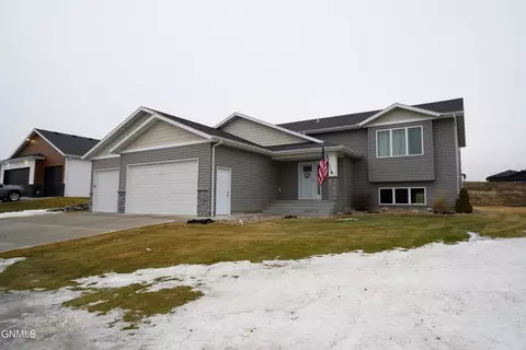 3819 Silver Blvd, Bismarck, ND 58503