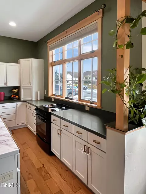 Kitchen - 2319 27th Ave W, Williston, ND 58801 photo 2 of 6