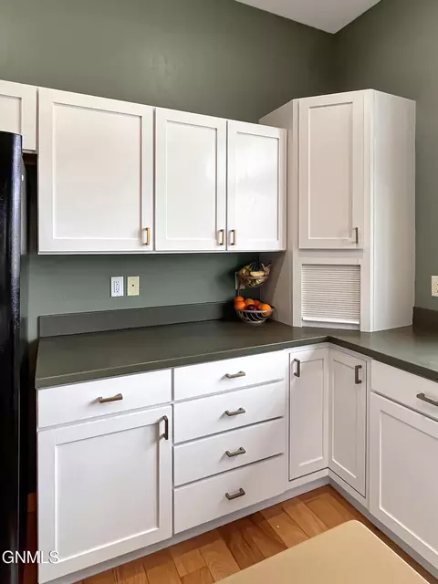 Kitchen - 2319 27th Ave W, Williston, ND 58801 photo 4 of 6