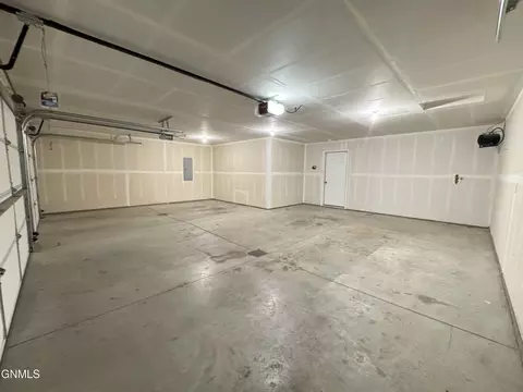127 Kenner Loop, Bismarck, ND 58504 photo 41