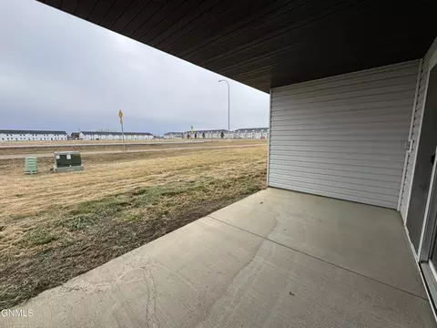 127 Kenner Loop, Bismarck, ND 58504 photo 6