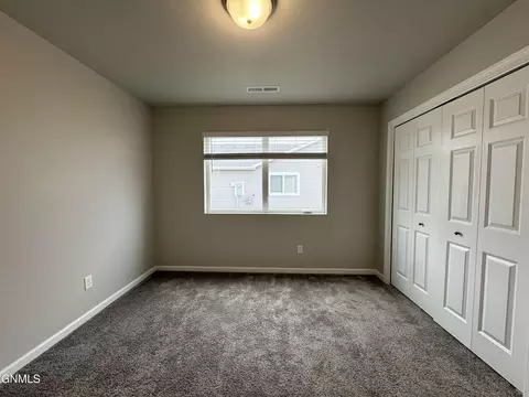 127 Kenner Loop, Bismarck, ND 58504 photo 32