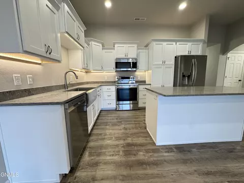 127 Kenner Loop, Bismarck, ND 58504 photo 14