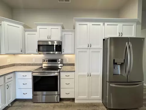 127 Kenner Loop, Bismarck, ND 58504 photo 16