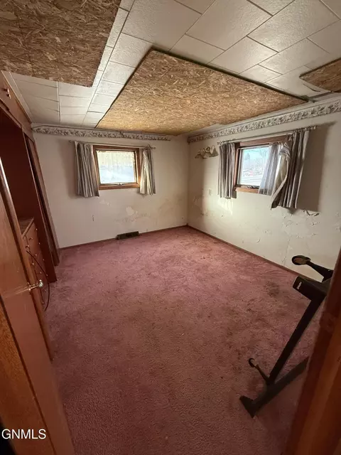 Bedroom - 510 2nd Ave E, Gackle, ND 58442 photo 2 of 2
