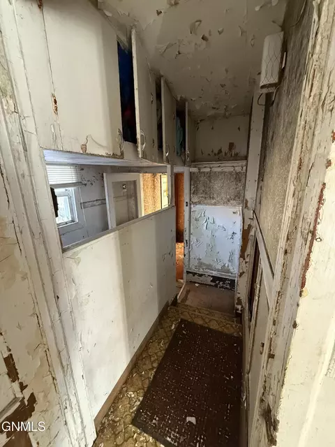 Entry Way - 510 2nd Ave E, Gackle, ND 58442 photo 3 of 4