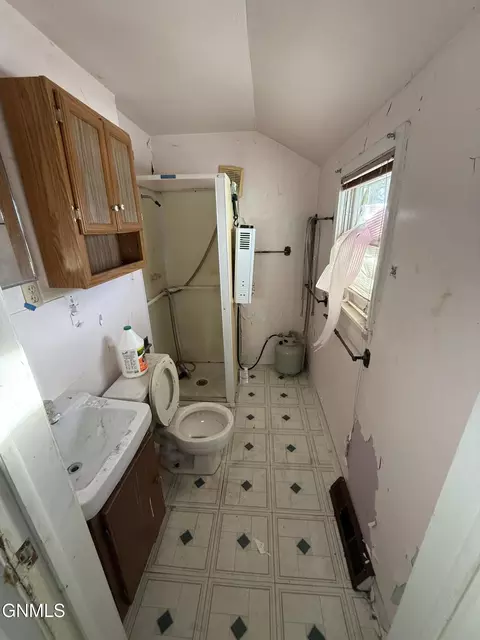 Bath - 510 2nd Ave E, Gackle, ND 58442 photo 3 of 3