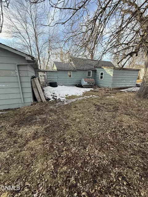 Exterior - 510 2nd Ave E, Gackle, ND 58442 photo 2 of 5