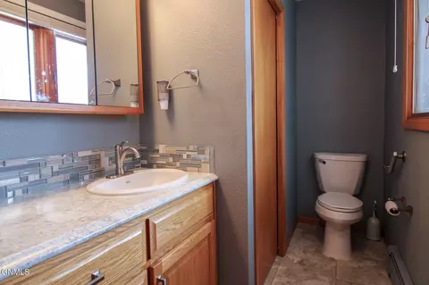 Bath - 2105 3rd St N, Bismarck, ND 58501 photo 4 of 6