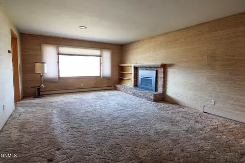 Living - 2105 3rd St N, Bismarck, ND 58501 photo 4 of 6