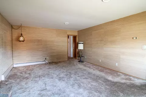 Living - 2105 3rd St N, Bismarck, ND 58501 photo 5 of 6