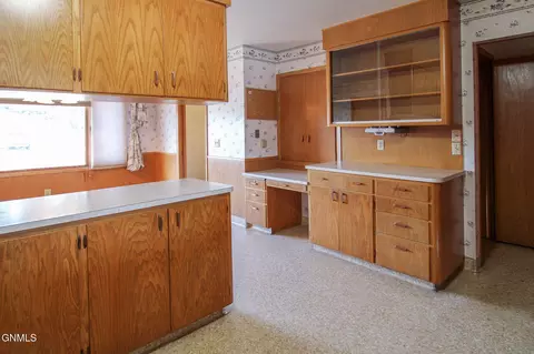 Kitchen - 2105 3rd St N, Bismarck, ND 58501 photo 3 of 4