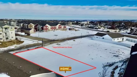 2405 24th St W, Williston, ND 58801 photo 2