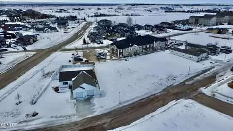 2405 24th St W, Williston, ND 58801 photo 5