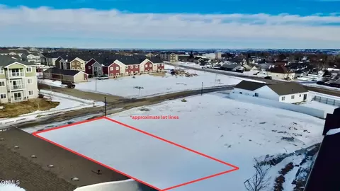 2405 24th St W, Williston, ND 58801