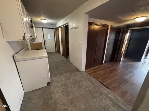 Entry Way - 1012 18th St W, Williston, ND 58801 photo 3 of 5
