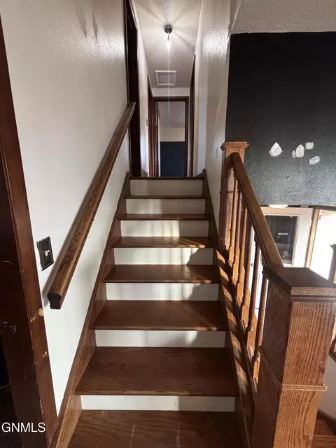 Entry Way - 1012 18th St W, Williston, ND 58801 photo 4 of 5