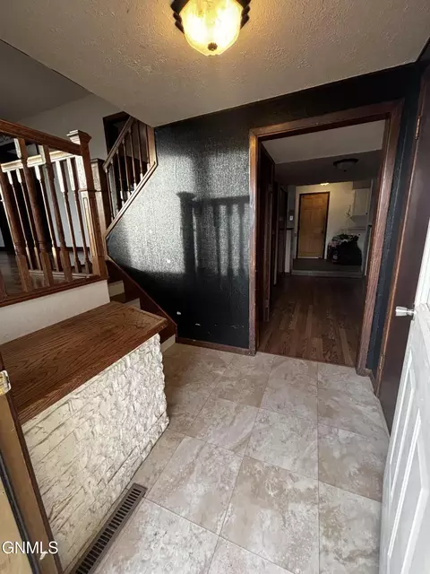 Entry Way - 1012 18th St W, Williston, ND 58801 photo 1 of 5
