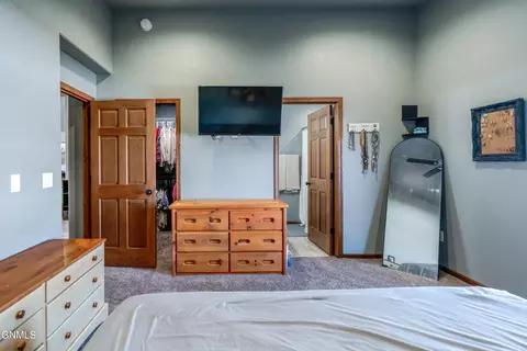 Bedroom - 6830 Dolan Dr, Lincoln, ND 58504 photo 3 of 6