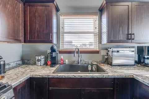 Kitchen - 6830 Dolan Dr, Lincoln, ND 58504 photo 8 of 9