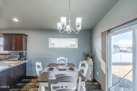 Dining - 6830 Dolan Dr, Lincoln, ND 58504 photo 3 of 4