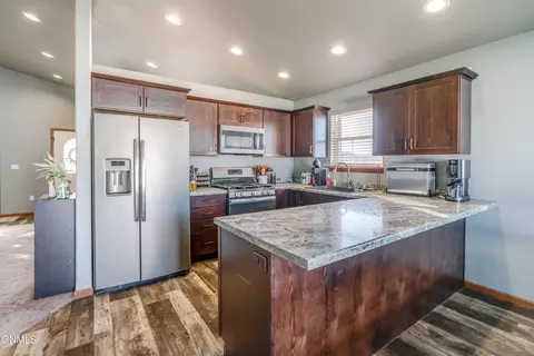 Kitchen - 6830 Dolan Dr, Lincoln, ND 58504 photo 1 of 9