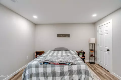 Bedroom - 6830 Dolan Dr, Lincoln, ND 58504 photo 6 of 6