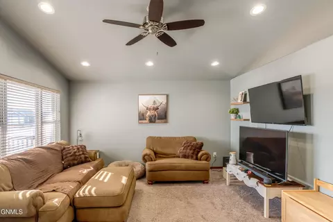 Living - 6830 Dolan Dr, Lincoln, ND 58504 photo 2 of 2