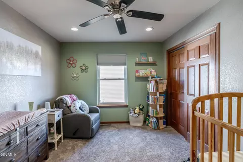 Bedroom - 6830 Dolan Dr, Lincoln, ND 58504 photo 4 of 6