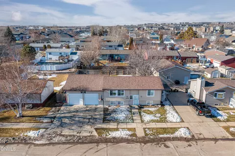 2325 17th Ave W, Williston, ND 58801 photo 31