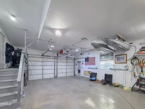 2325 17th Ave W, Williston, ND 58801 photo 23
