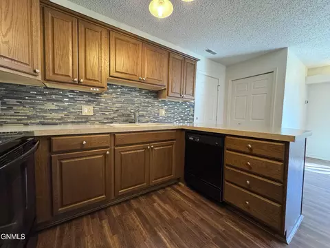 Kitchen - 1502 Cimarron Dr, Bismarck, ND 58503 photo 5 of 5
