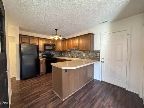 Kitchen - 1502 Cimarron Dr, Bismarck, ND 58503 photo 1 of 5