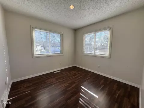 Bedroom - 1502 Cimarron Dr, Bismarck, ND 58503 photo 1 of 4