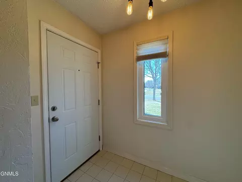 Entry Way - 1502 Cimarron Dr, Bismarck, ND 58503 photo 1 of 7